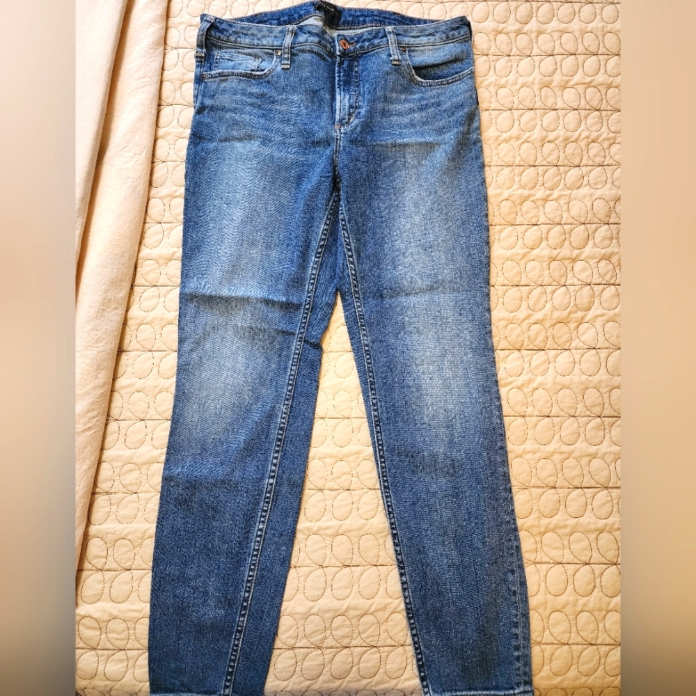 Silver Jeans Co - image 1
